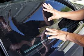 Comment Enlever Du Film Solaire Sur Des Vitres De Voiture Fiches Auto 24