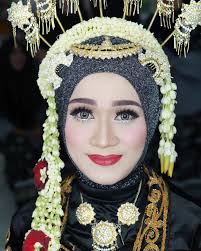 #adatjawa #pengantinjawa #jawa #pengantin видео pengantin adat jawa♡ канала aruum azzahra. Pengantin Jawa Hijab Tanpa Paes Serba Pengantin