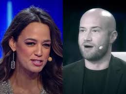 Fotomodel si realizator de emisiuni tv in romania; Andreea Raicu GoalÄƒ PuÈ™cÄƒ Mihai Bendeac Este Fascinat De Formele Ei