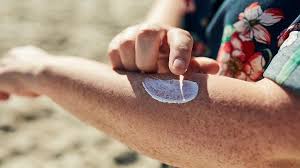 Many at times it is a mild in that is quickly relieved with rubbing or scratching. How To Tell If You Re Allergic To Sunscreen Everydayhealth Com