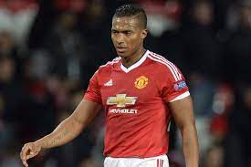 Manchester united captain antonio valencia is open to leaving old trafford in the january transfer window after accepting that he is unlikely to win back the trust of manager jose mourinho. Manchester United Season Saddens Antonio Valencia Manchester Evening News
