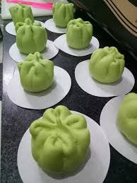 Resep cara membuat kue bakpao empuk dan lembut anti gagal. Bakpao Pandan Isi Coklat By Enno Tdy Langsungenak Com