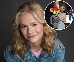 THREE accents in ONE minute? Darci Lynne is officially a wizard! Her  ventriloquism skills are