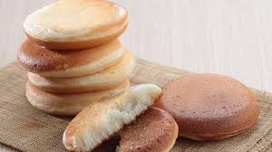 This soft pancake which is usually made to order has a thick surface with thin and crispy side. Resep Kue Apem Balik Enak Camilan Nikmat Untuk Teman Minum Teh Dan Kopi Tribun Solo