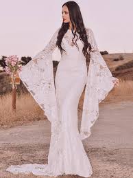 Dieses lange hochzeitskleid in weißer farbe ist aus einzigartigem bestickten stoff mit winzigen blumen, rundem ausschnitt und einem eingebauten korsett für eine tolle unterstützung ihres. Boho Brautkleid Mit Gericht Zug Weiss Juwelenhals Langarm Spitze Brautkleid Lange Brautkleider Milanoo Com