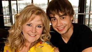 Alexander holder meg ung