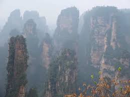 Tianzi shan, la montagne du fils du ciel est un pic colossal qui grimpe à plus de 1250 mètres au cœur des montagnes de zhangjiajie en chine. Zhangjiajie Les Montagnes D Avatar Sont En Chine