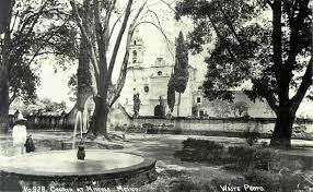 Iglesia En La Plaza De San Juan Frente Al Mora 640x394 Fotos De Mexico Ciudad De Mexico Mexico