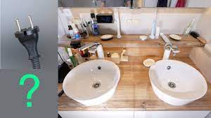 Es gibt die leicht abwischbaren glasrahmen in schwarz, weiß, mint oder umbra. Reichlich Steckdosen Beim Neuen Waschplatz Im Badezimmer Cleveres Kabelmanagement Youtube