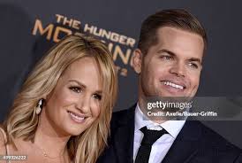 217 Jenn Griffin Photos & High Res Pictures