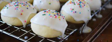 These cookies need to be on your holiday cookie tray! Auntie Mella S Italian Soft Anise Cookies The Apron Archives