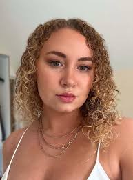 3 Questions With Beth Fellows, TU Clothing