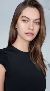 Kiana Carroll's Instagram, Twitter & Facebook