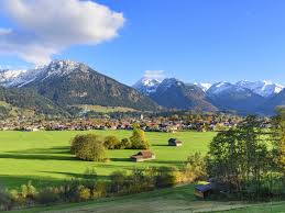 Die herzliche atmosphäre des hotels harmoniert perfekt mit der familiären größe. Oberstdorf Busreise Ab 11 10 2021 Felix Reisen