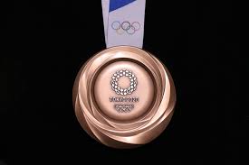 Rayssa leal conquista medalha de preta no skate street nas. Medalhas Das Olimpiadas 2020 Sao De Material Reciclado