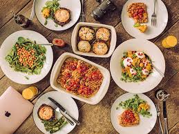 Preparing a dinner party for a large group can be daunting. Outstanding Party Catering London Humdingers Catering London