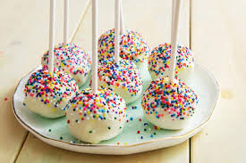Cake pops are basically little smushed balls of cake and frosting (kind of like when you used to smash your. Easy Ways To Make Cake Pops Without A Mold