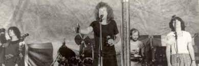 Dat ik precies aanvoel waarom ze nu slapen de oudste drie inmiddels door, maar ze gaan nog steeds niet van harte naar bed en de jongste heeft gewoon echt een hekel aan slapen. Het Apekot Vuile Mong En De Vieze Gasten 1974 Het Apekot Vuile Mong Vieze Gasten Dc Staelens