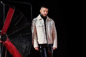 .and read the original lyrics (spanish & english) and english translation of hawái remix (hawaii remix) interpreted by maluma feat.the maluma lyrics hawái deja de mentirte la foto que subiste con él diciendo que era tu cielo bebé, yo te conozco tan bien. Maluma On The Cover Of Paper Magazine Paper