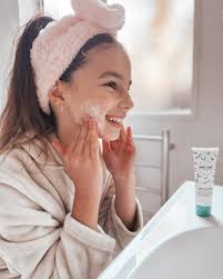 Introducing your tween to skincare just got easier with @nonastieskidsnz !  🌱✨ Packed with natural ingredients, it's the perfect way to kickstart a  healthy skincare and deodorant routine. . . . . #