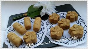 Ghribia constantinoise , bonjour ! Gateau Sec Naturel Au Sucre Ghribia Gateaux Algeriens 2017 Patisserie Orientale A La Sortie Remplir De Confiture Et Saupoudrer De Sucre Glace Cloud Logo