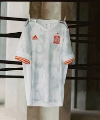 Nous sommes un site 100% fiable, nous livrons tous nos clients comme le montre les avis sur le site. L Espagne Presente Son Maillot Exterieur Pour L Euro 2020