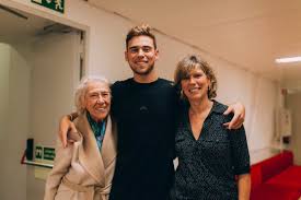 O humorista não esqueceu a interação com o público, que chegou mesmo a temer ser escolhido. Pedro Teixeira Da Mota Pedrotmota Timeline The Visualized Twitter Analytics