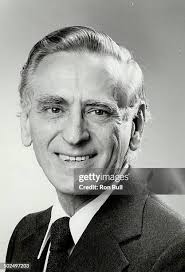 1,585 Canadian Dollar Stock Photos, High-Res Pictures, and Images