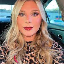 Hello beautiful!! Im taking appointments for next week! Come get your hair  extensions installed by me 😊 728 s. Jefferson ave. Cookeville, Suite #12  Remi human hair avaible. I-tips Sew in Tape