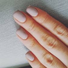 acryl nagel helles braun oder dunkles grau nagel acrylnagel braun werden