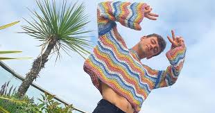 The gold medallist went viral last daley posted a series of images to his knitting and crochet instagram account that boasts more than 100,000 followers. 5khc9hts4g0fm