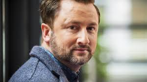 Ze gaan de confrontatie aan met de angst die hun dwangmatigheid veroorzaakt. Dennis Weening Neemt Presentatie Levenslang Met Dwang Over Nu Het Laatste Nieuws Het Eerst Op Nu Nl