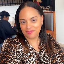 Ebony E. Bullock (@ebonyspeaks)