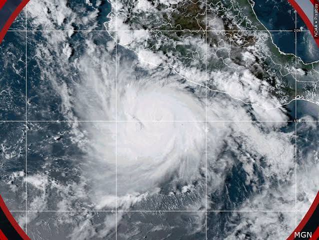 Deluge begins in Hawaii as Hurricane Nolo continues to strengthen | News Channel 3-12