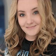 All these men thinking women want to be taken to fancy dinners…. We want  you 👏🏻 to take us 👏🏻 to a bookstore 👏🏻