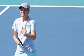 Learn all about tennis player jannik sinner age, girlfriend, height, parents, nationality. Who Are Jannik Sinner S Parents Johann Sinner And Siglinde Sinner Essentiallysports
