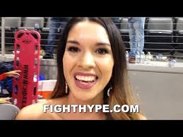 Sebenarnya, ugas dijadwalkan bertarung melawan fabian maidana untuk mempertahakan gelarnya pada 21 agustus. Download Omar Figueroa S Hot Sister Stole The Show At The Manny Pacquiao Vs Keith Thurman Weigh In Daily Movies Hub