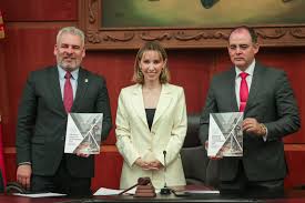 Alfredo - Acompañamos a la magistrada presidenta Lizett Puebla Solórzano en  la presentación del Informe Anual 2025 del Tribunal en materia  Anticorrupción y Administrativa del Estado. Reconocemos su compromiso con  la legalidad