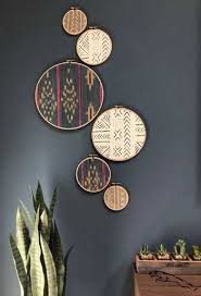 Apalagi hiasan dinding atau rak dinding itu didesain dengan unik mengikuti fungsi dan gaya modern saat ini, maka hiasan dinding itu sendiri menambah nilai positif rumah anda. Inspirasi Hiasan Dinding Rumah Yang Simple Dan Keren Blog Unik