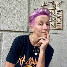 I ran into her at a grocery store and she was the nicest person i've ever met!!! Megan Rapinoe Mrapinoe Instagram Photos And Videos