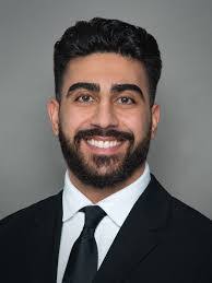 Aaron Es's Instagram, Twitter & Facebook