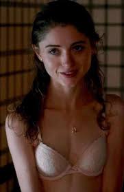 Natalia Dyer : rCelebsWithPetiteTits