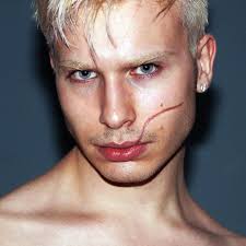 FASHION DESIGNER ELLIOT JOSEPH RENTZ