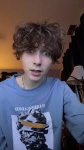 Damon Oakes's Instagram, Twitter & Facebook