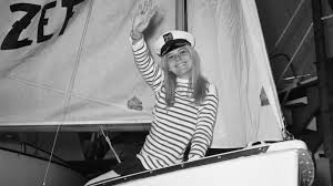 France gall — laisse tomber les filles 02:02. France Gall French Singer Who Shot To Fame In 1960s Dies Bbc News