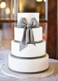 28 Creative And Inspirational Wedding Cakes Modwedding Bow Wedding Cakes Simple Wedding Cake Elegant Wedding Cakes