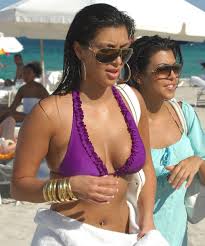 Spring breakout scrambles what you'd expect from ducks and bunnies. Celebrities Still Love Their 90s Belly Button Piercings