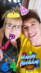 🎂🎉 Sun, October 28, Felicitats iaia i iaio! 🥂🍾