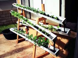 Denne type hydroponics systemet produserer høytytende. Hydroponics Diy How To Create Your Own System High Tech Gardening