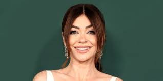 Candi Adams's Instagram, Twitter & Facebook